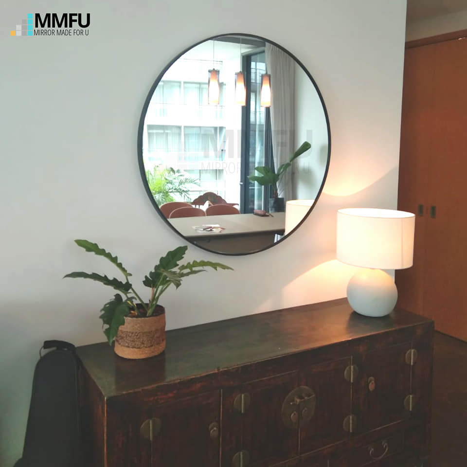 Round Mirror with Black Aluminum Frame