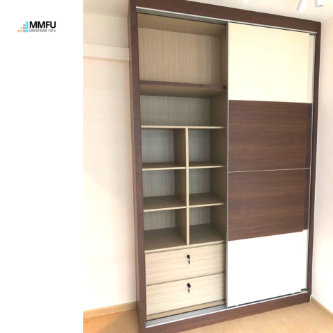 Wardrobe with Sliding Door