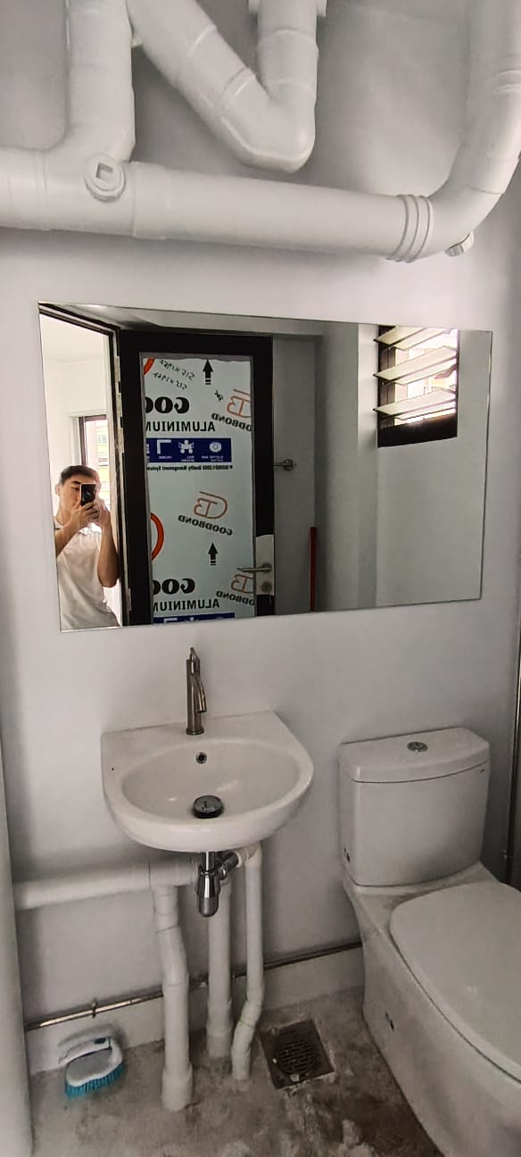 Frameless clear mirror