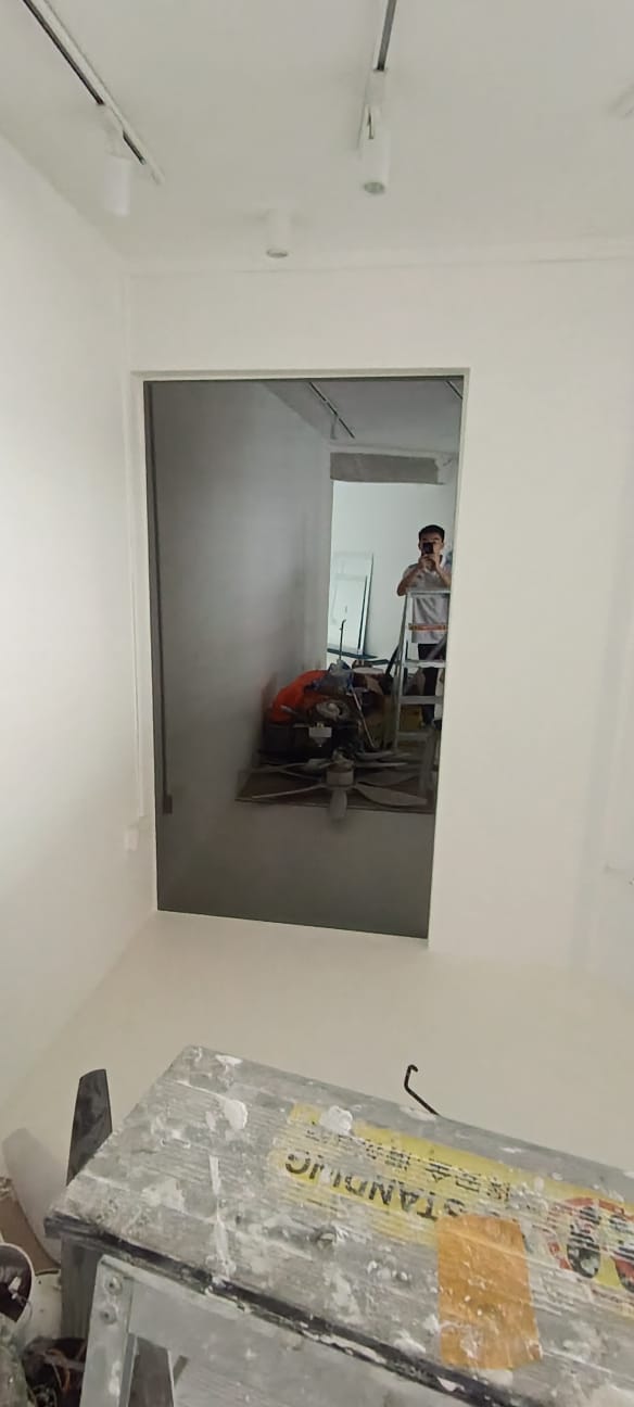 Frameless tinited grey mirror